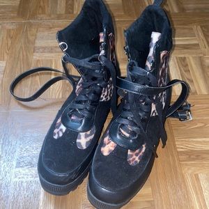 size 10 womens leopard print boots with buckle